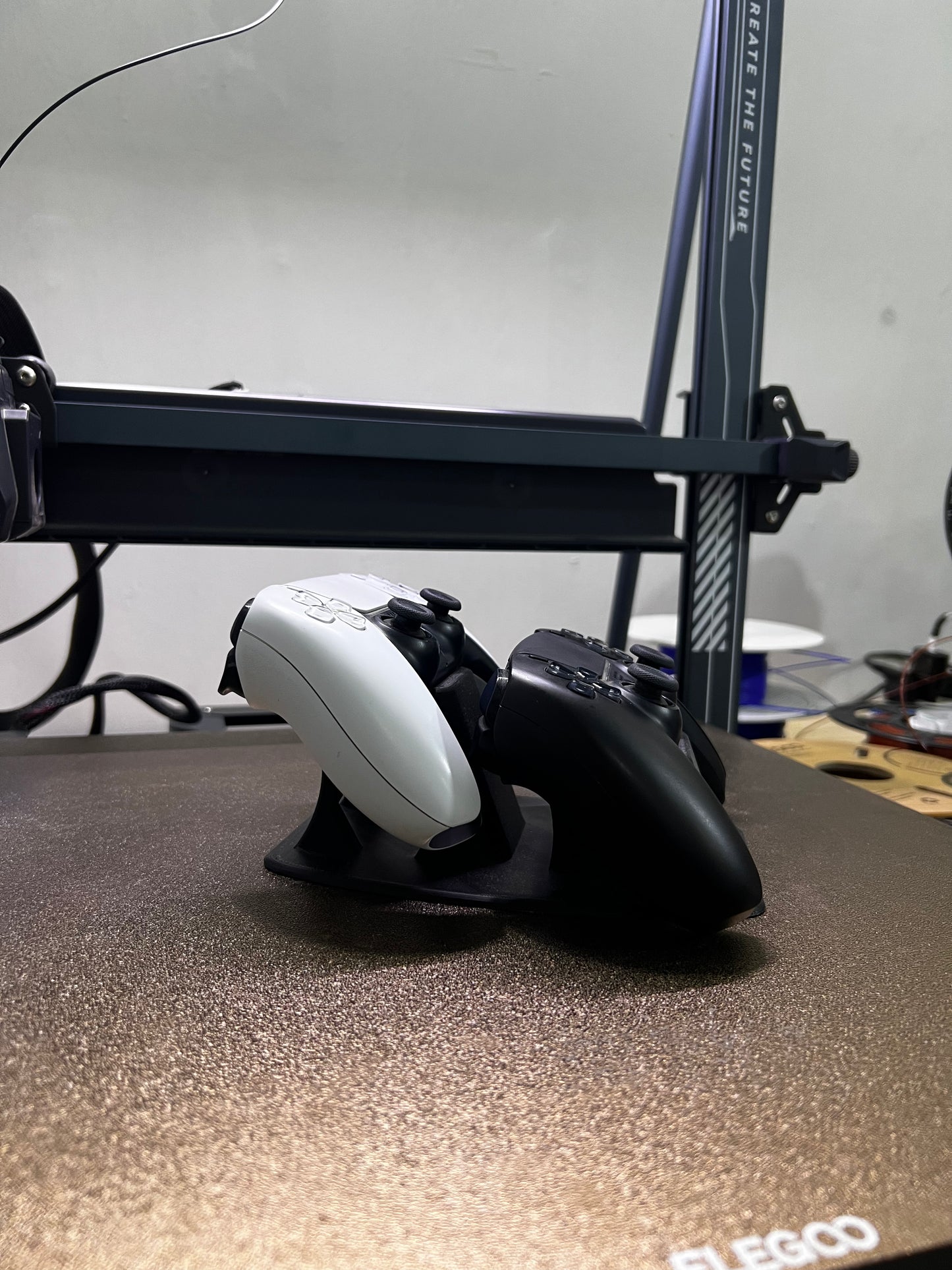 PS5 DualSense Desk Stand