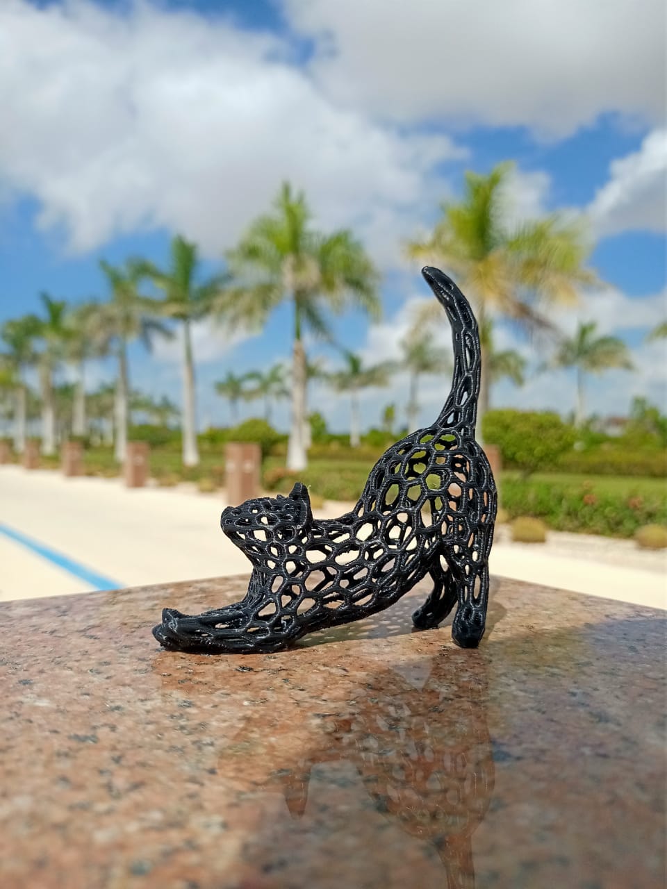 Lattice Cat Silhouette Sculpture